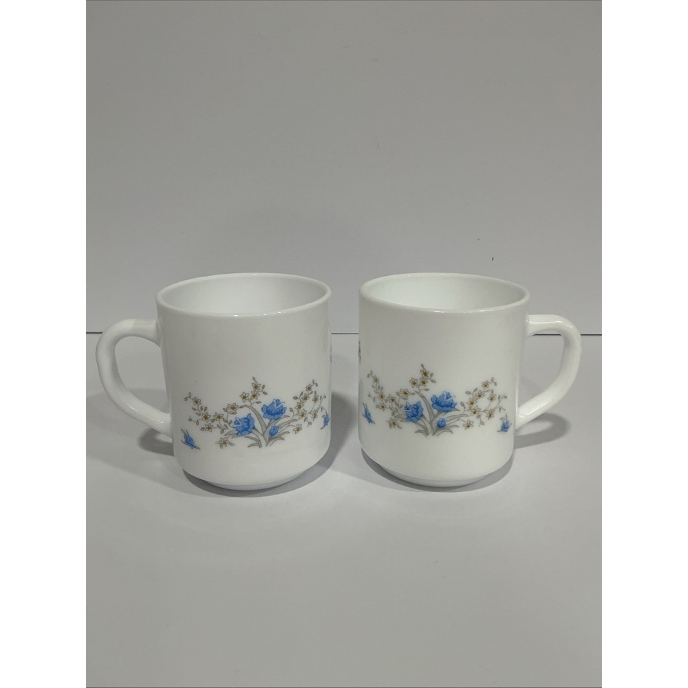 Arcopal France Romantique 2 Coffee Mugs /Tea Cups, Milk Glass, Blue Floral, VTG